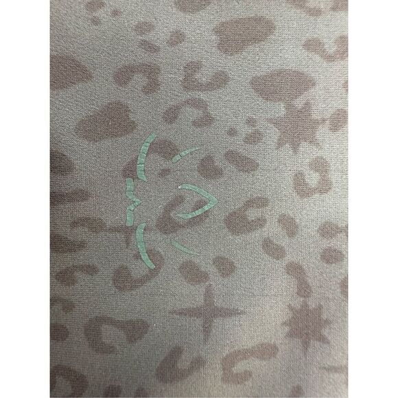 Beyond Yoga x Barre3 Collab Leggings Dusty Purple Leopard Print - Small - Picture 13 of 14